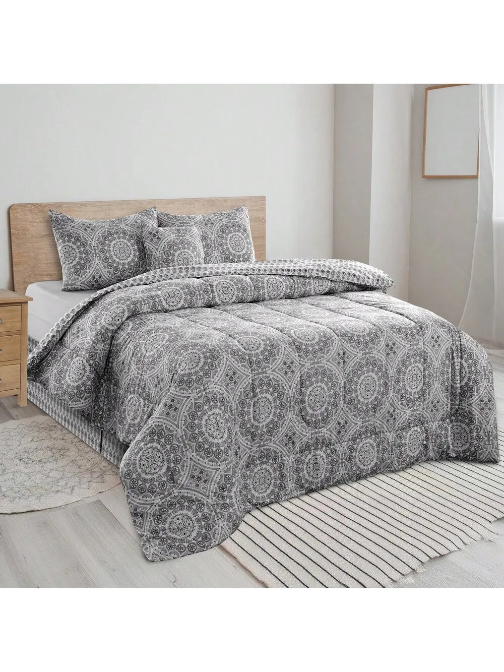 Reversible 5pc Comforter Set 1 Comforter, 2 Pillow Shams
